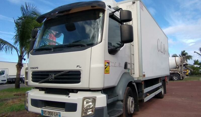 Occasion Réunion : VOLVO FL 240-12 CELLULE SECHE DEMI HAYON