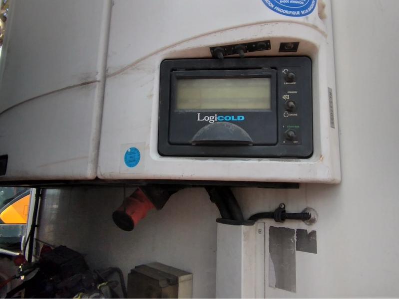 RENAULT TRUCKS C SEMI REMORQUE BI TEMP LECITRILER SEMI REMORQUE BI TEMP LECITRILER  1km full